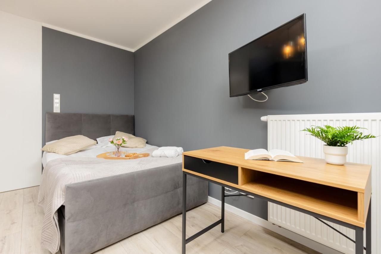 Studio With Balcony Warsaw Kokoryczki By Noclegi Renters 外观 照片