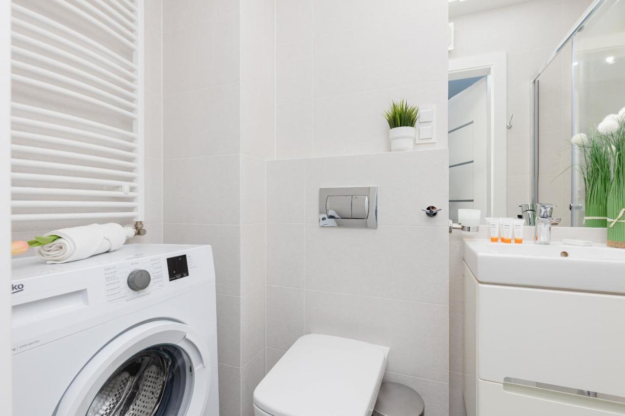 Studio With Balcony Warsaw Kokoryczki By Noclegi Renters 外观 照片